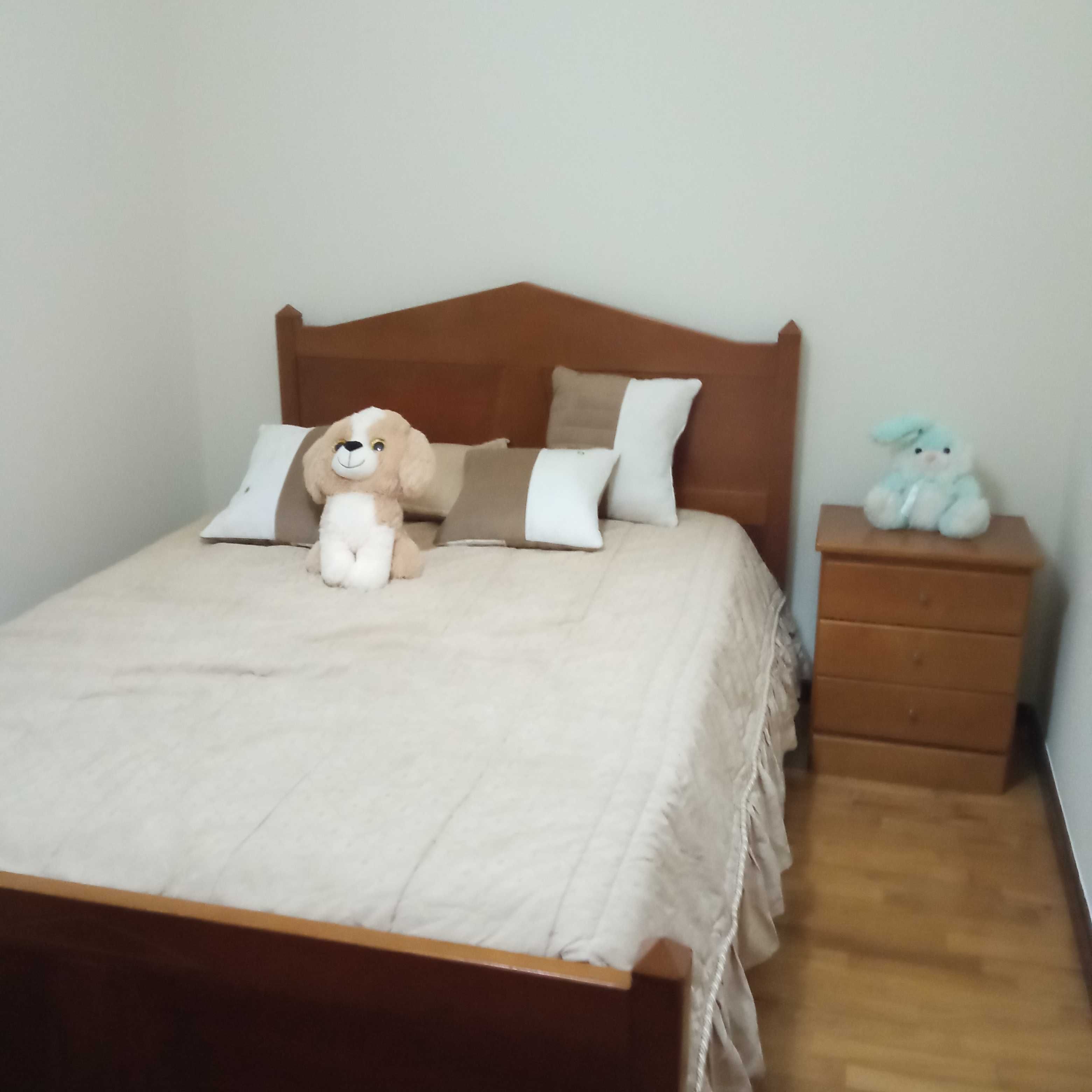 Alugo quarto em apartamento
