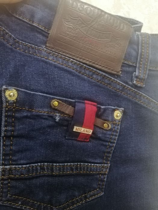 Джинсы Dsguared2