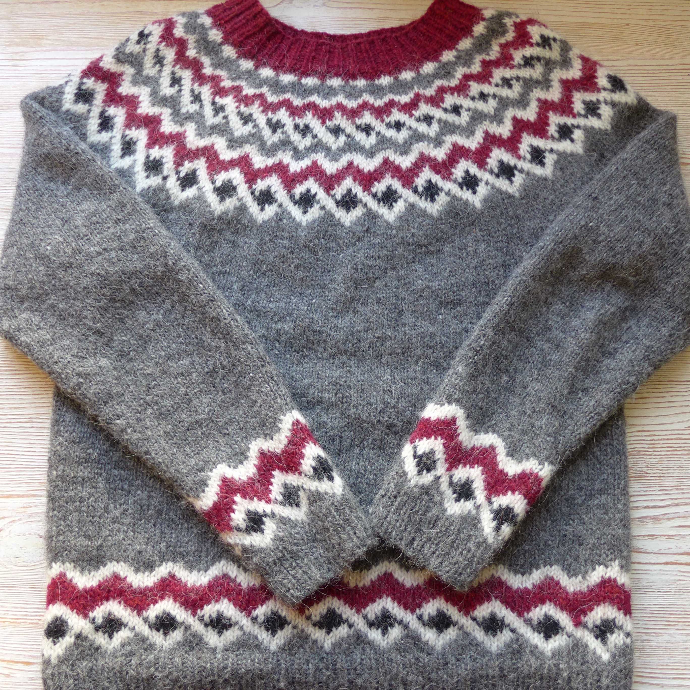 Oryginalny sweter islandzki WEŁNA ISLANDZKA 36 S rękodzieło na drutach