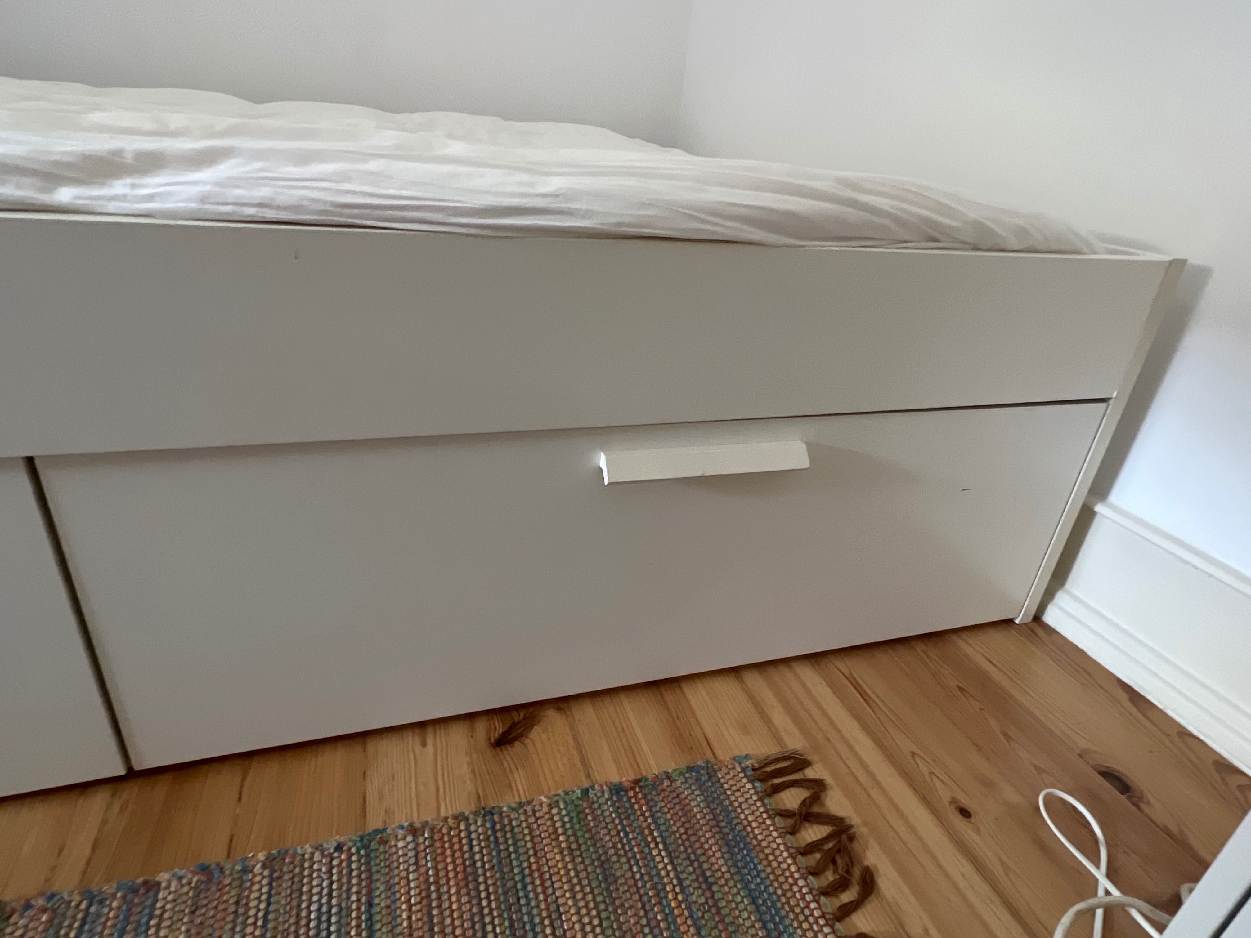 Cama casal com gavetas Ikea BRIMNES