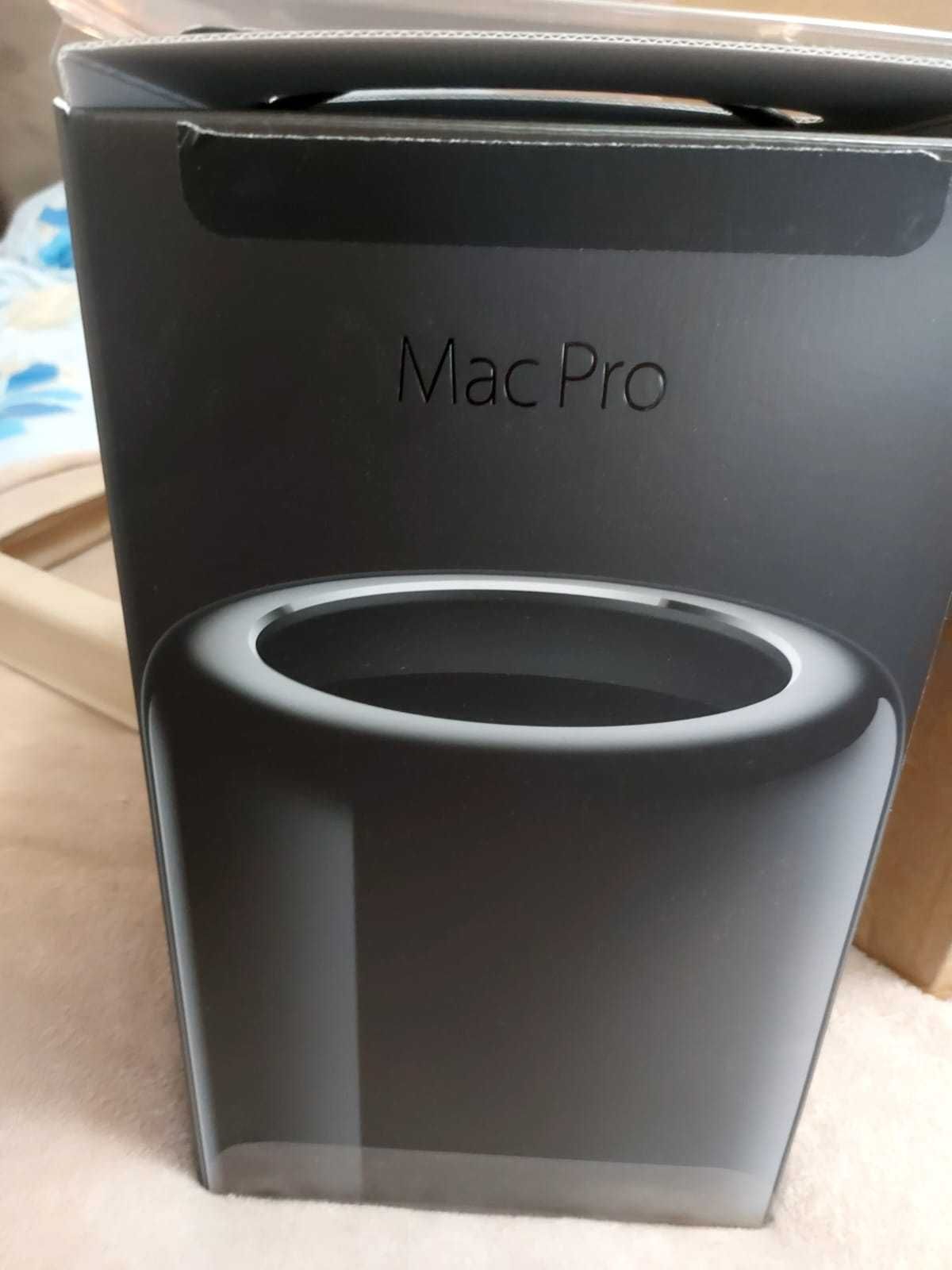 Mac Pro 6.1 - 3.5gGHz 6 Core - 32GB RAM - Dual D500 - 1TB SSD