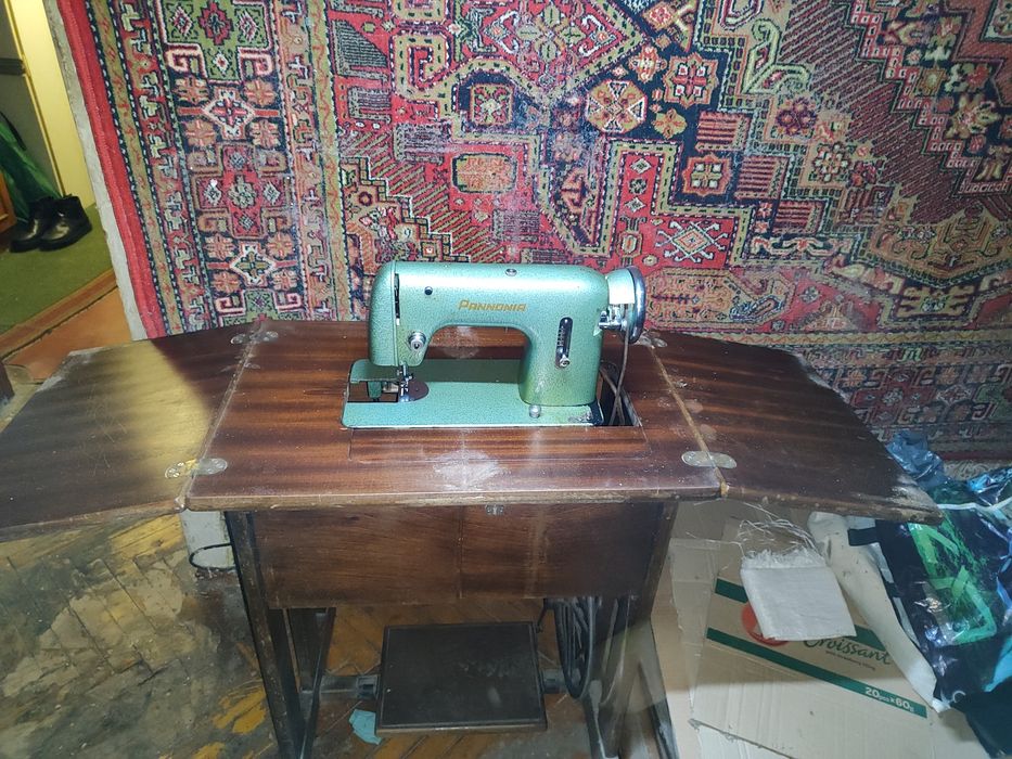 Швейна машинка віддам