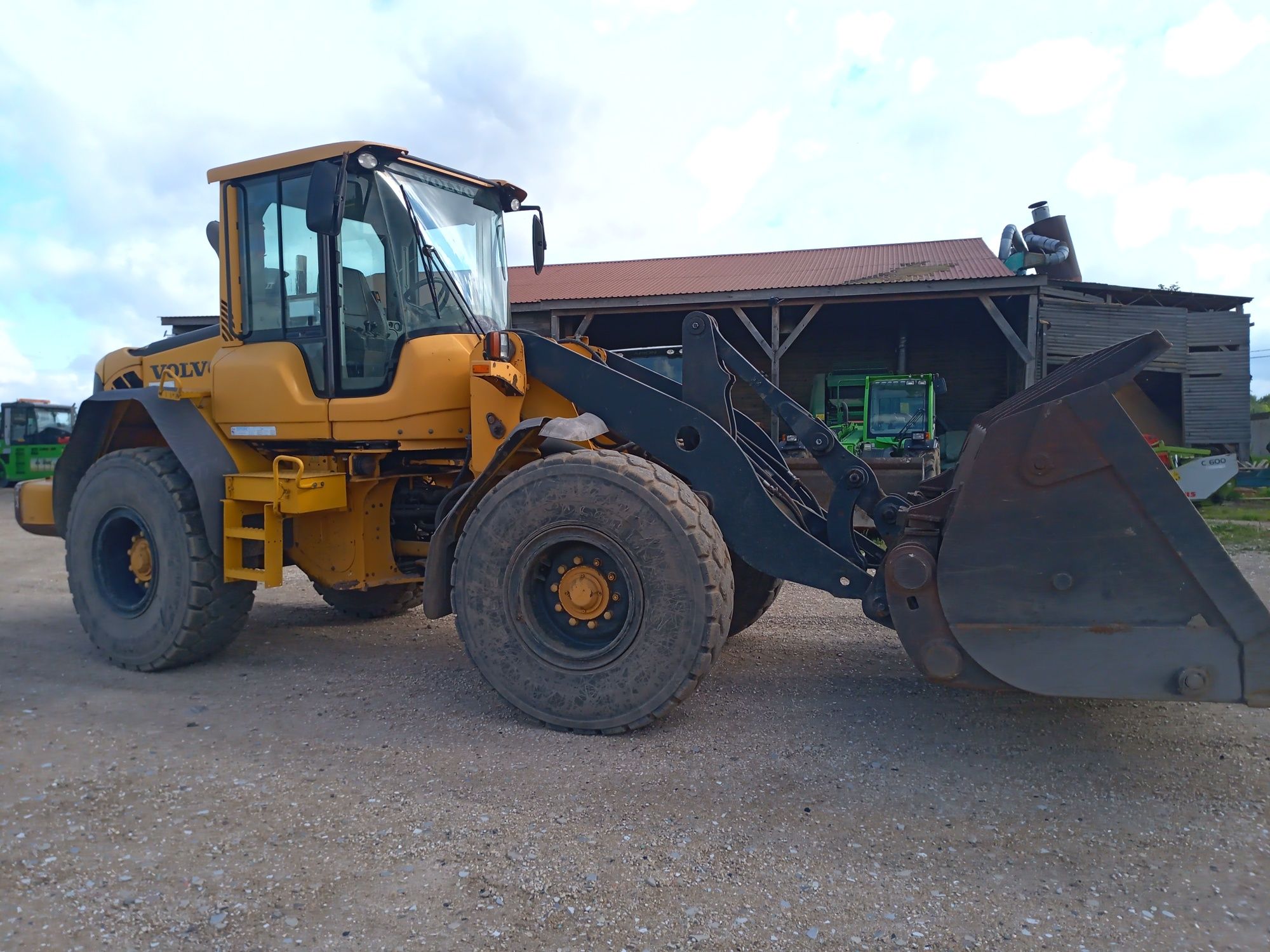 Volvo L60F cat 90 JCB 110