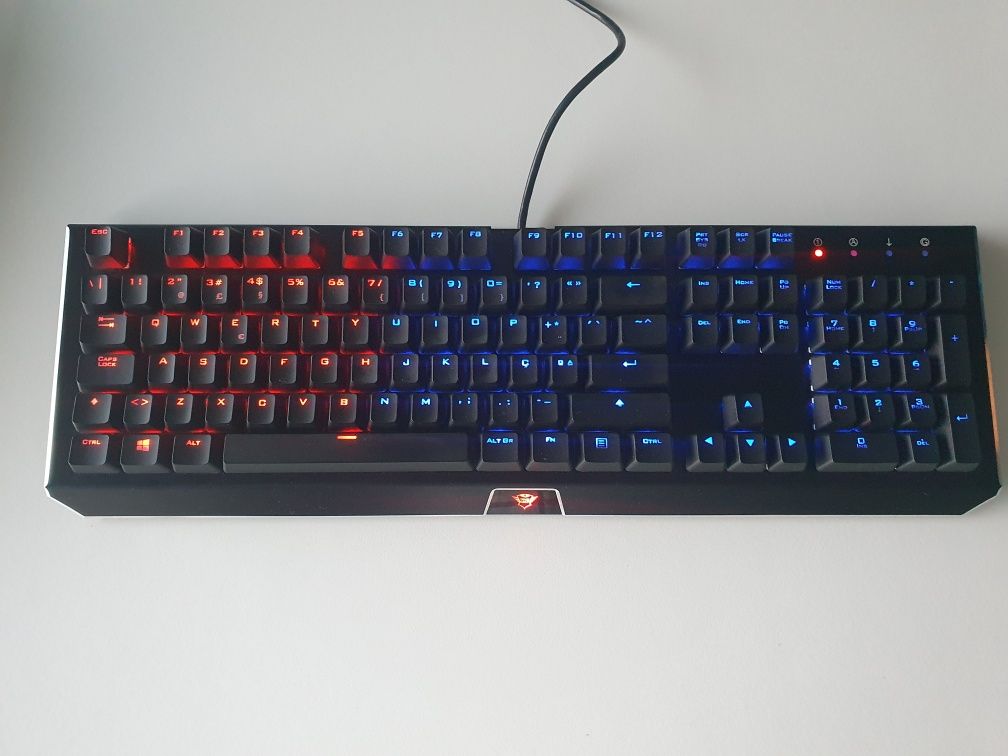 Teclado mecanico TRUST GXT 890