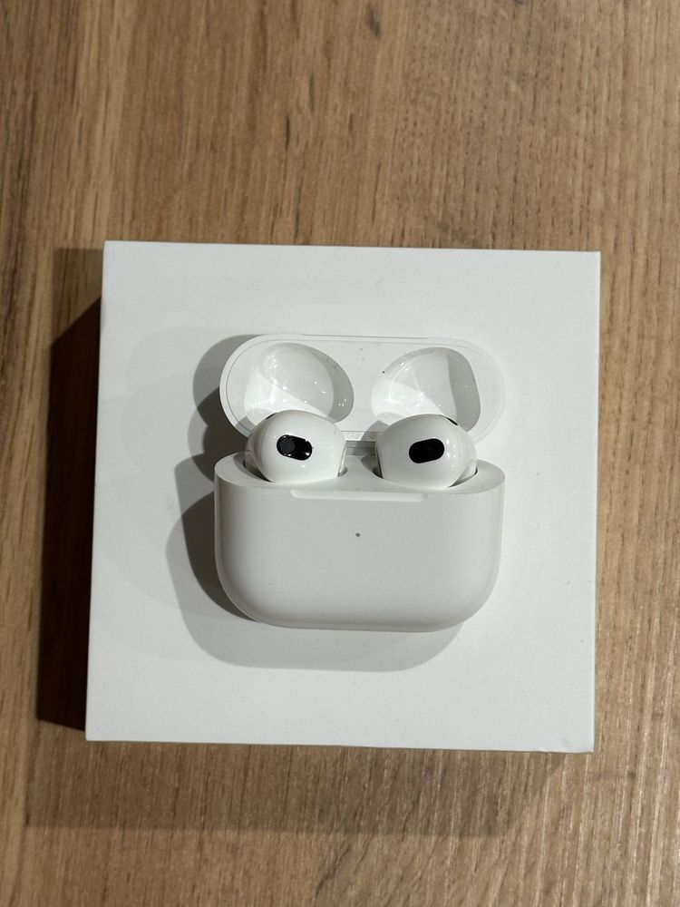 Apple AirPods 3 (MME73) with MagSafe Charging