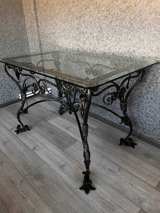 Кований стіл ручної роботи