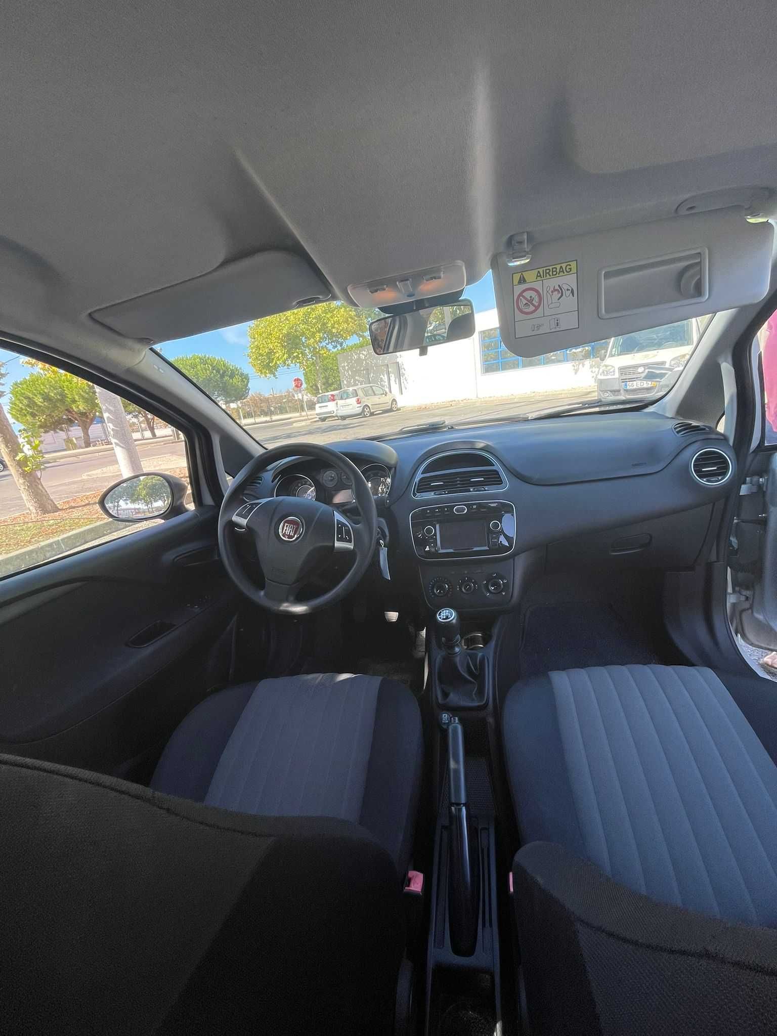 Fiat Punto como novo