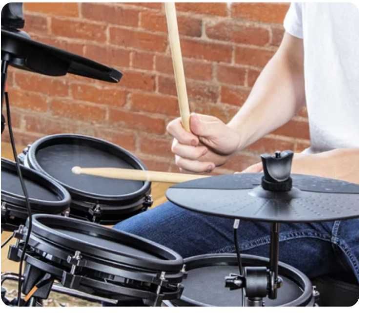 Bateria Eletronica: Alesis Drums Nitro Mesh Kit