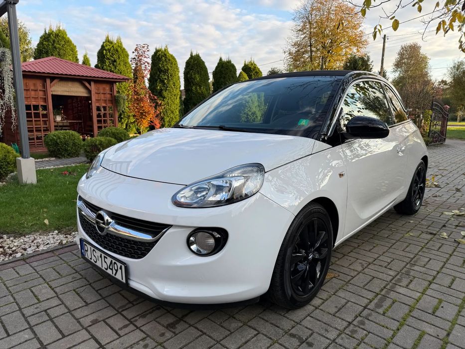 Opel Adam Black & White