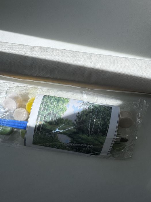 Картини по номерам з акриловими фарбами та пензлями