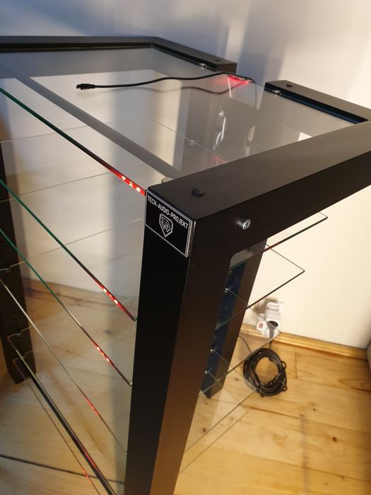 Regał, stojak audio z aluminium i szkła RGB LED - model TEVOR