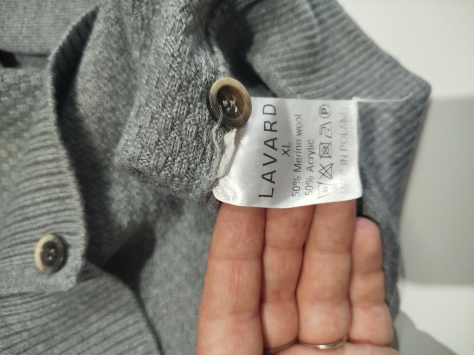 Rozpinany sweter na guziki kardigan wełna merino