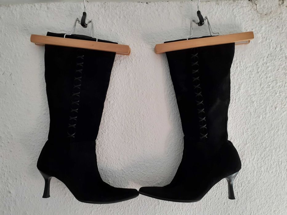 Botas cano alto camurça pretas 38