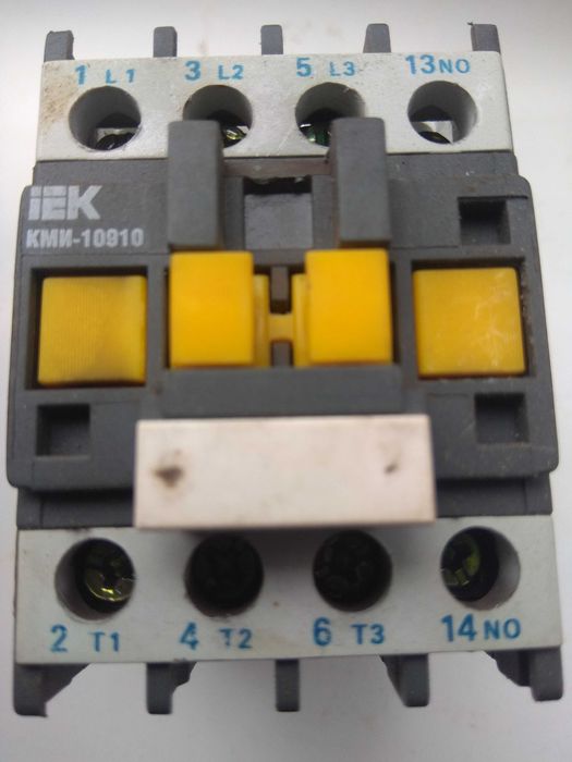 Контактор малогабаритний КМИ-22510  и КМИ-10910