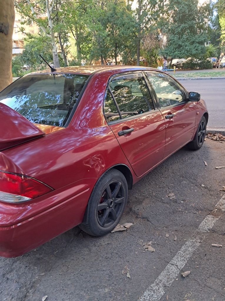 Ланцер 9 2002  американец.