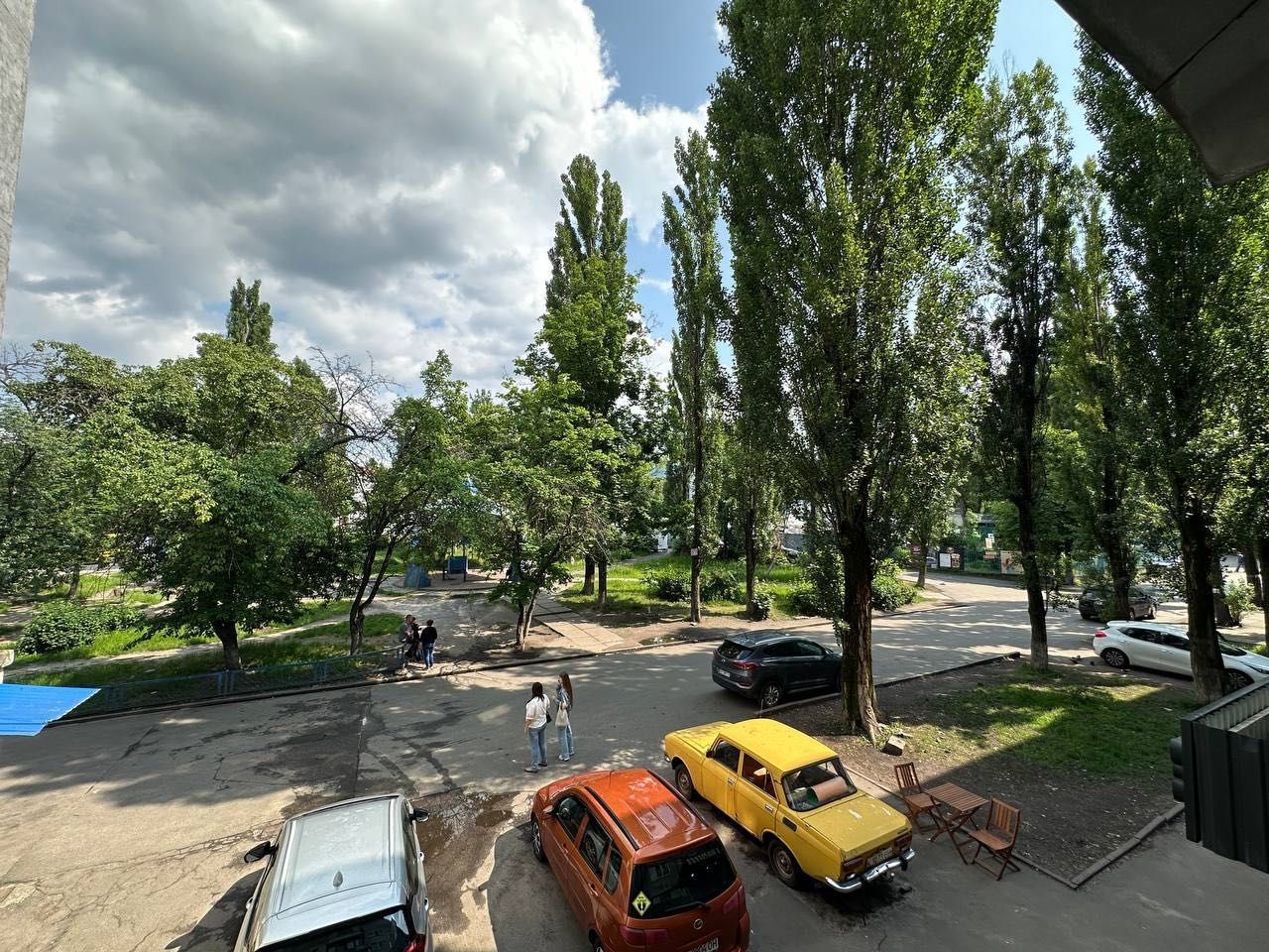 Метро Нивки. Мрії (Туполєва Академіка) вул., 13А. Косметичний ремонт