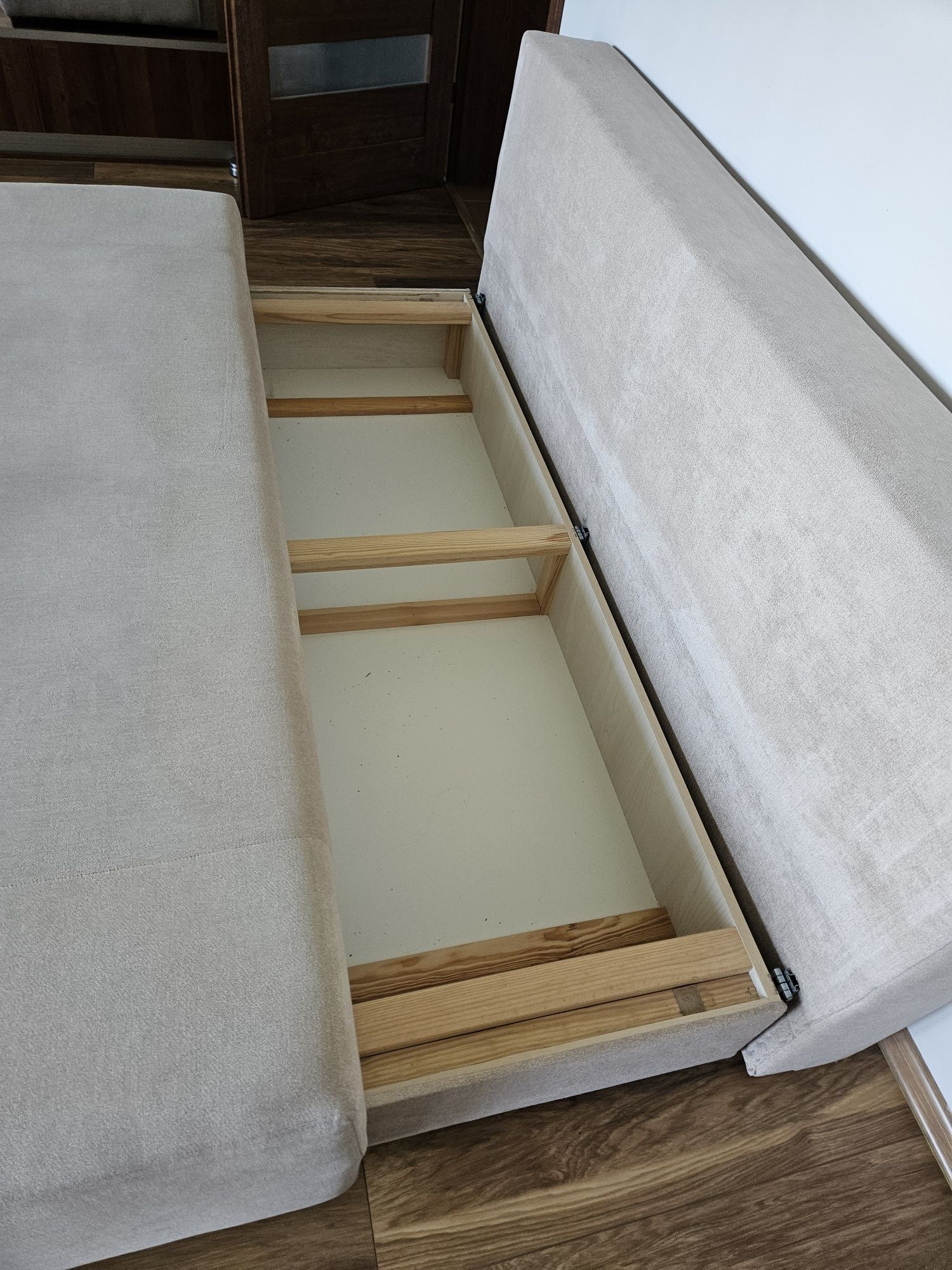 Kanapa / sofa rozkładana z funkcją spania