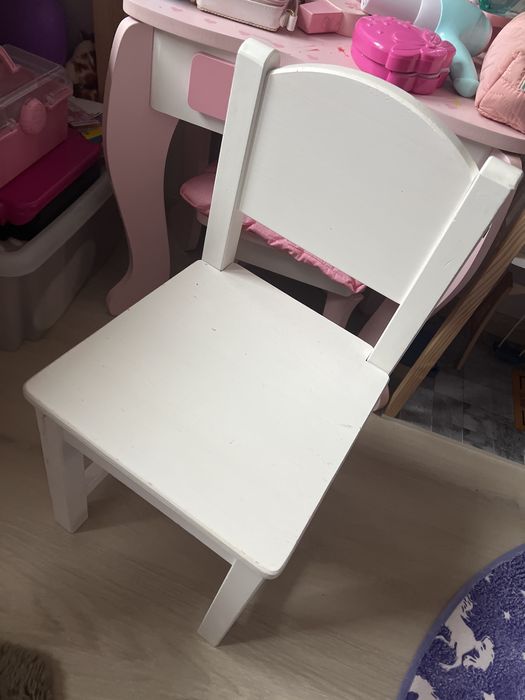 Sprzedam zestaw ikea biurko FLISAT dla dziecka  i krzeselko SUNDVIK