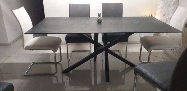Sprzedam śliczny stół z krzesłami  nowoczesny dizain  Loft .Polecam