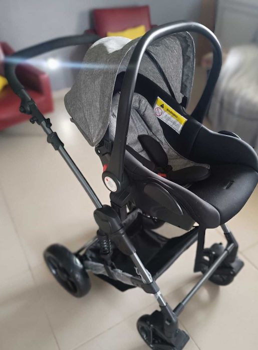 Carrinho bebê como novo