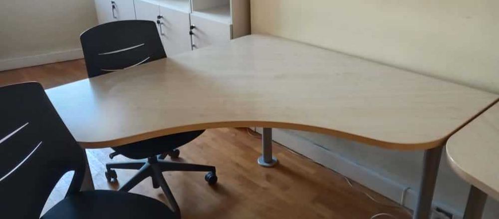 Secretária Ergonómica