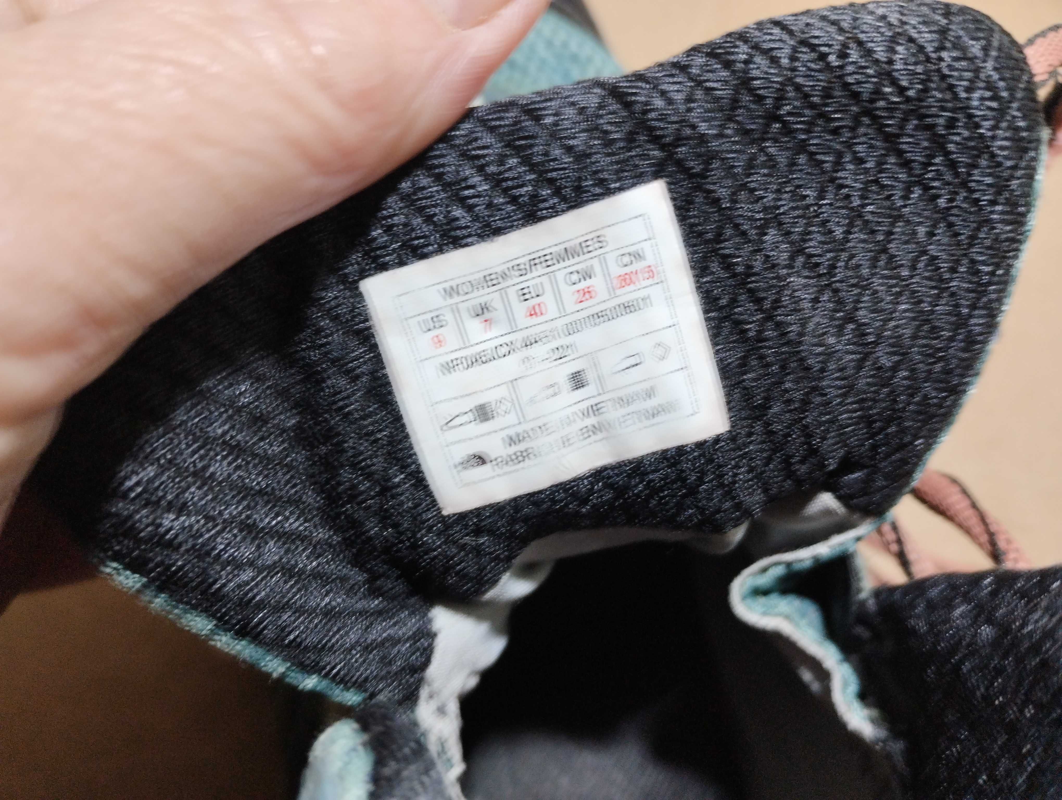 Buty sportowe The north face 40