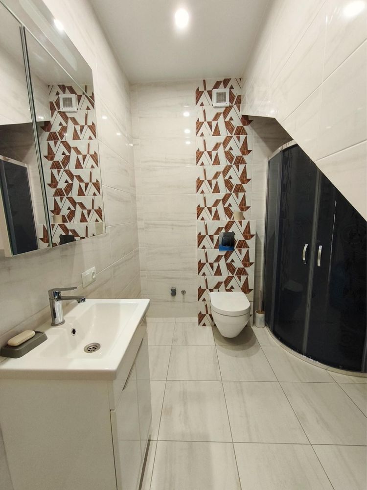 В Продажу триповерховий Таунхаус з ремонтом, ГАЗ, 105 м²