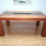 Mesa de jantar em madeira