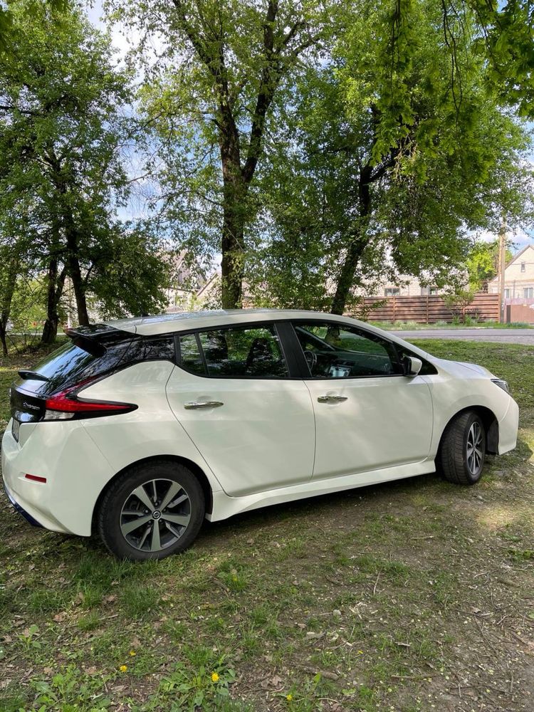 Nissan Leaf 2018 года