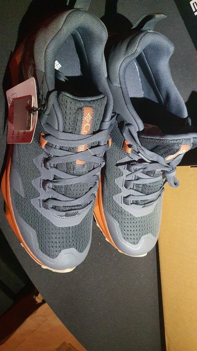 Sapatilhas Columbia, novas na caixa, 42,5