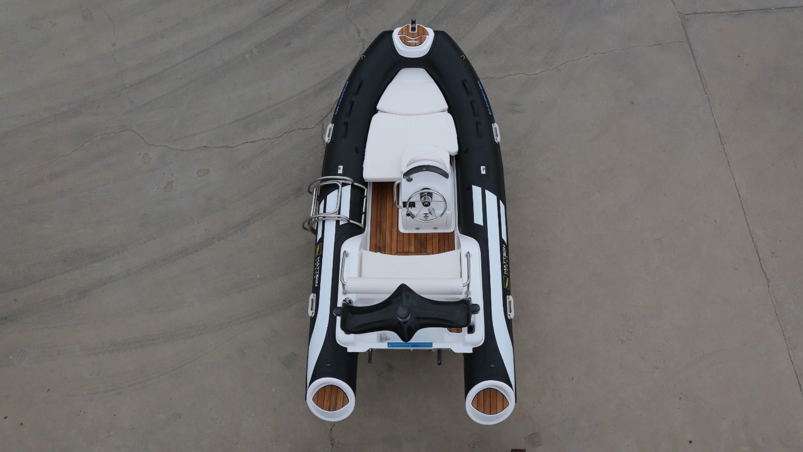 Łódź RIB Mattson Yacht EX-Chiron 390 motorówka motorowa jacht HYPALON
