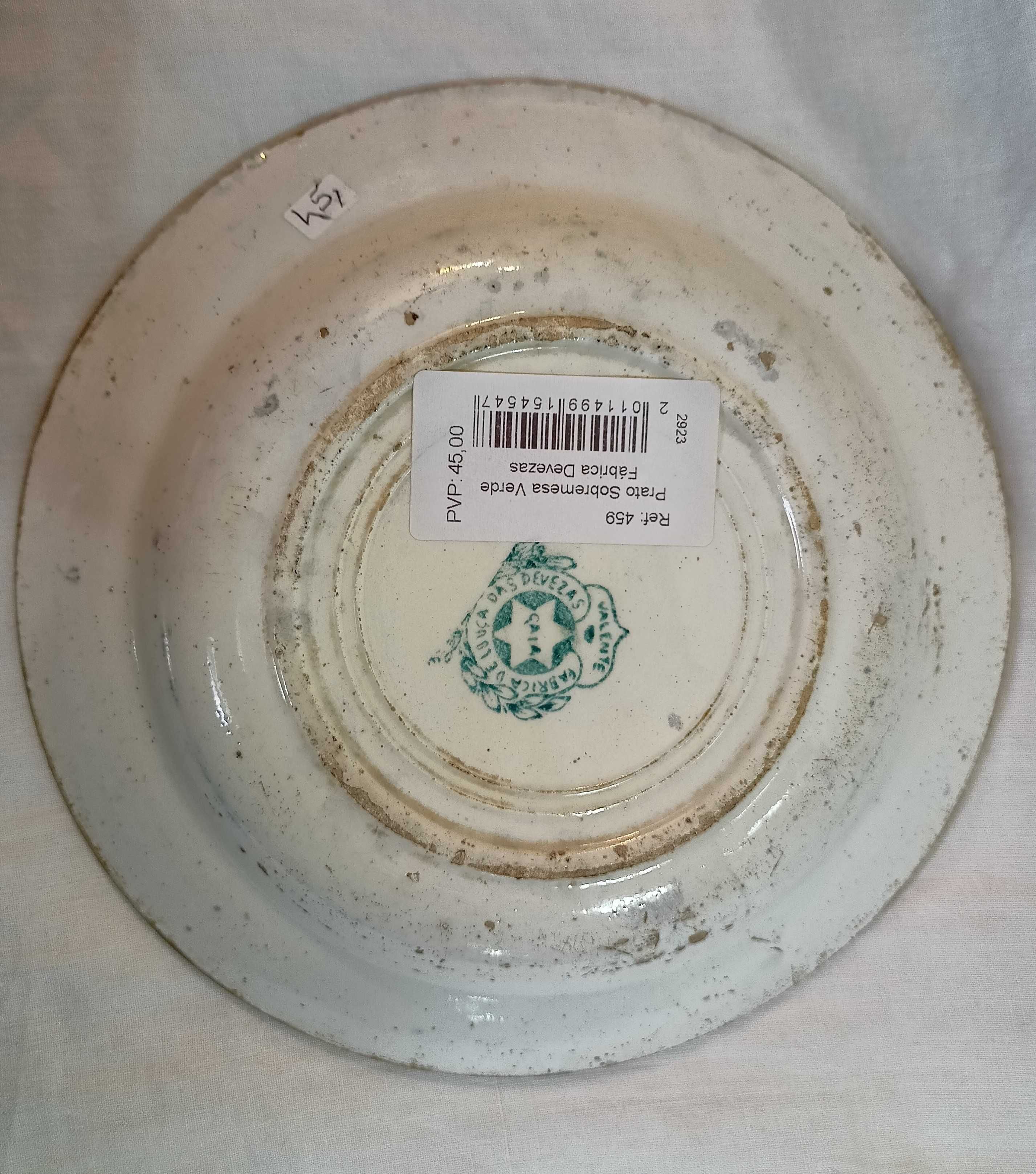 Prato Verde Fábrica Devezas Estátua