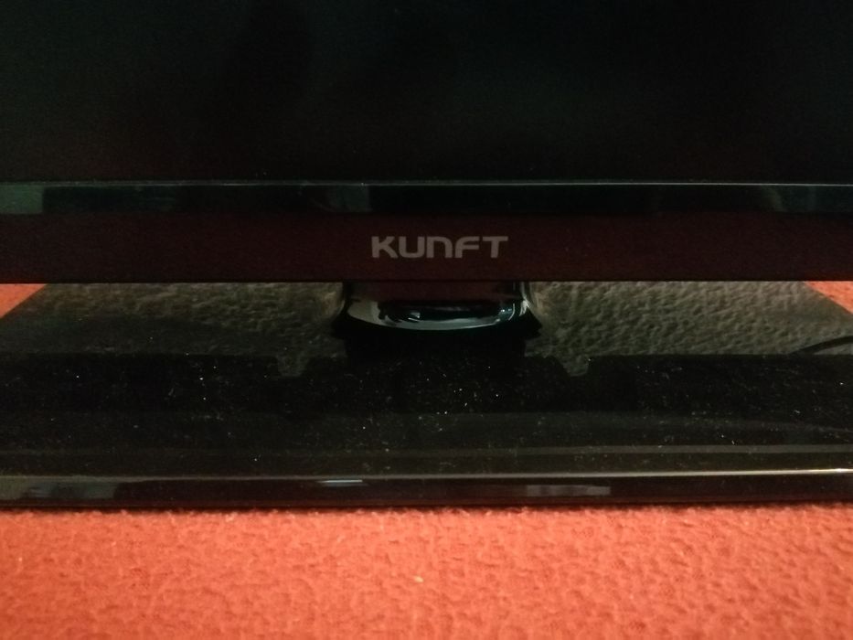 Televisao pequena KUNFT a funcionar