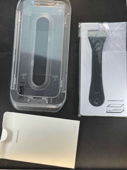 Захисне скло Spigen для Apple iPhone 17 Pro/ 17/16 Pro Glas AGL07928