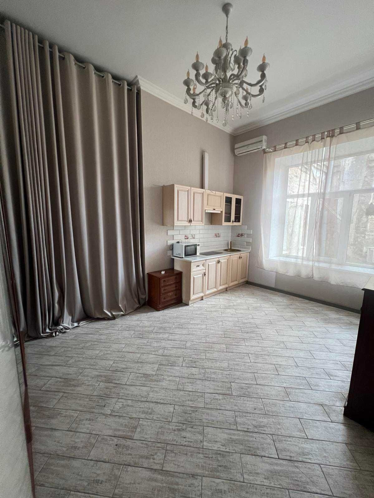 Продам 1 комнатную квартиру - студию. 33 м. Ремонт.