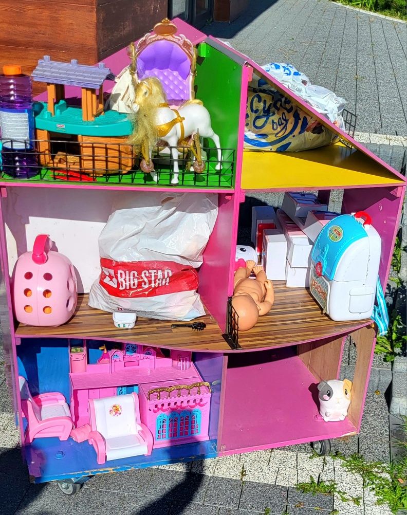 Domek dla lalek duży gratis stajnia