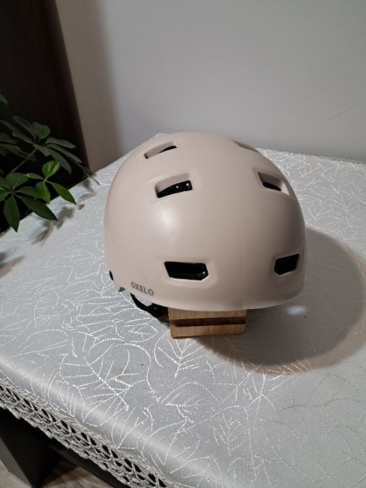 Mam do sprzedania kask rowerowy uniwersalny o rozmiarze M(55-59 cm)₩