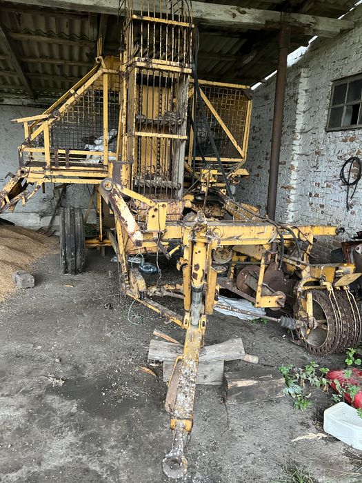 Буряковий комбайн