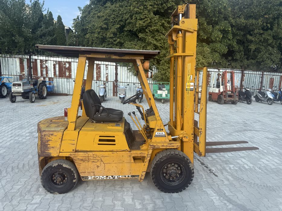 Навантажувач вилковий Komatsu FD25D - дизель