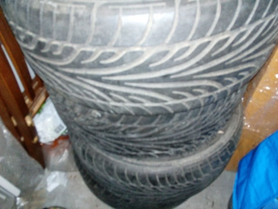 Pneus 215/45 r17