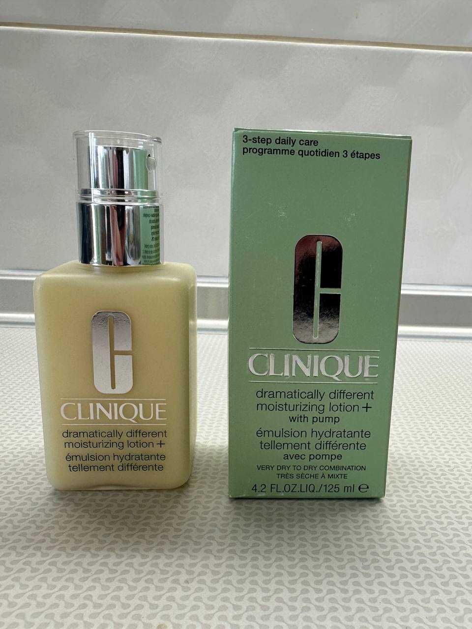 Лосьйон Clinique Dramatically Different Moisturizing Lotion