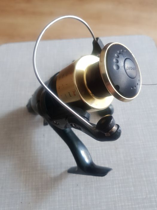 kołowrotki wędkarski Galloper 903, Golden 2000.