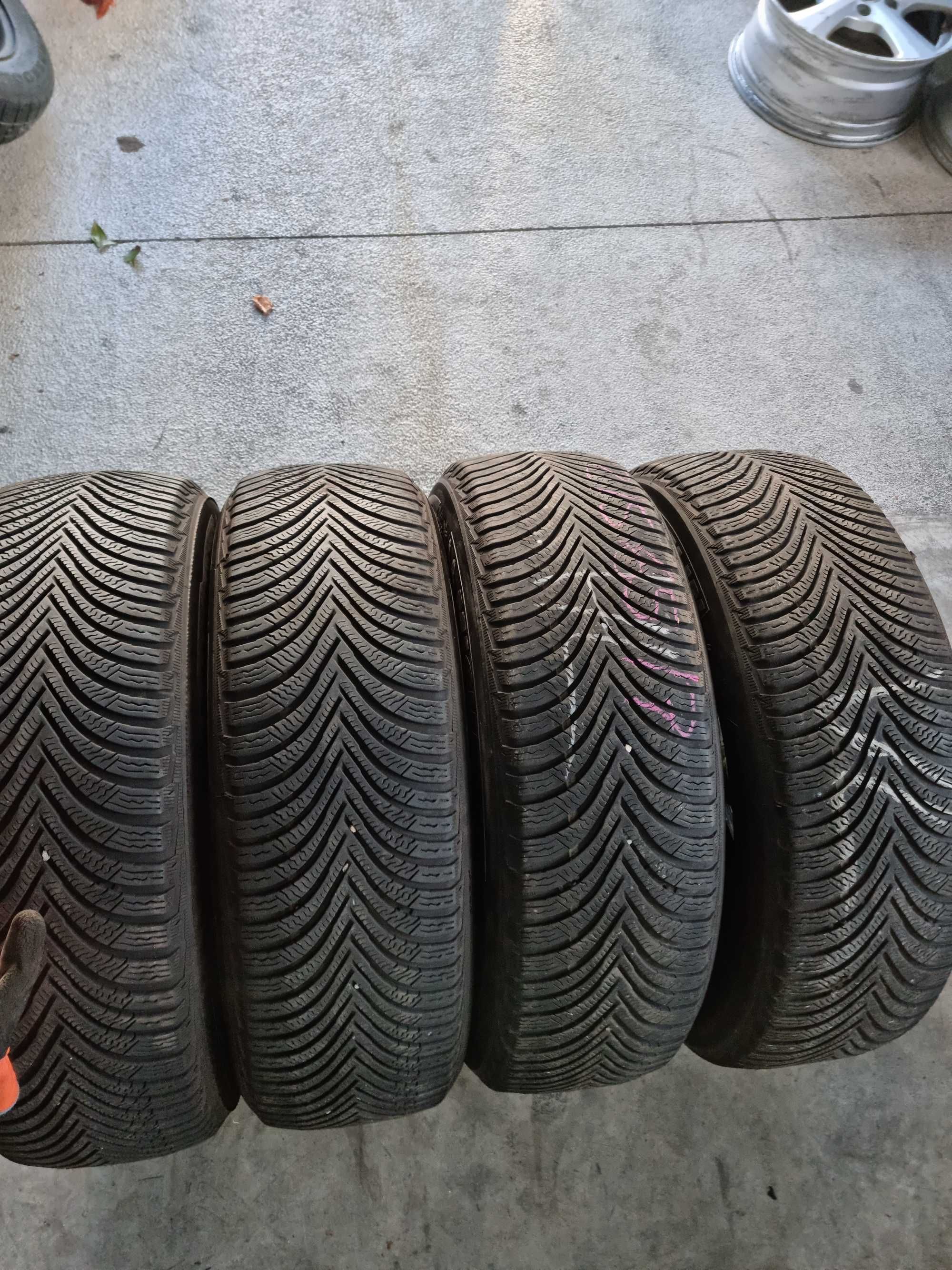 Pneus Michelin 215 / 65 R 17