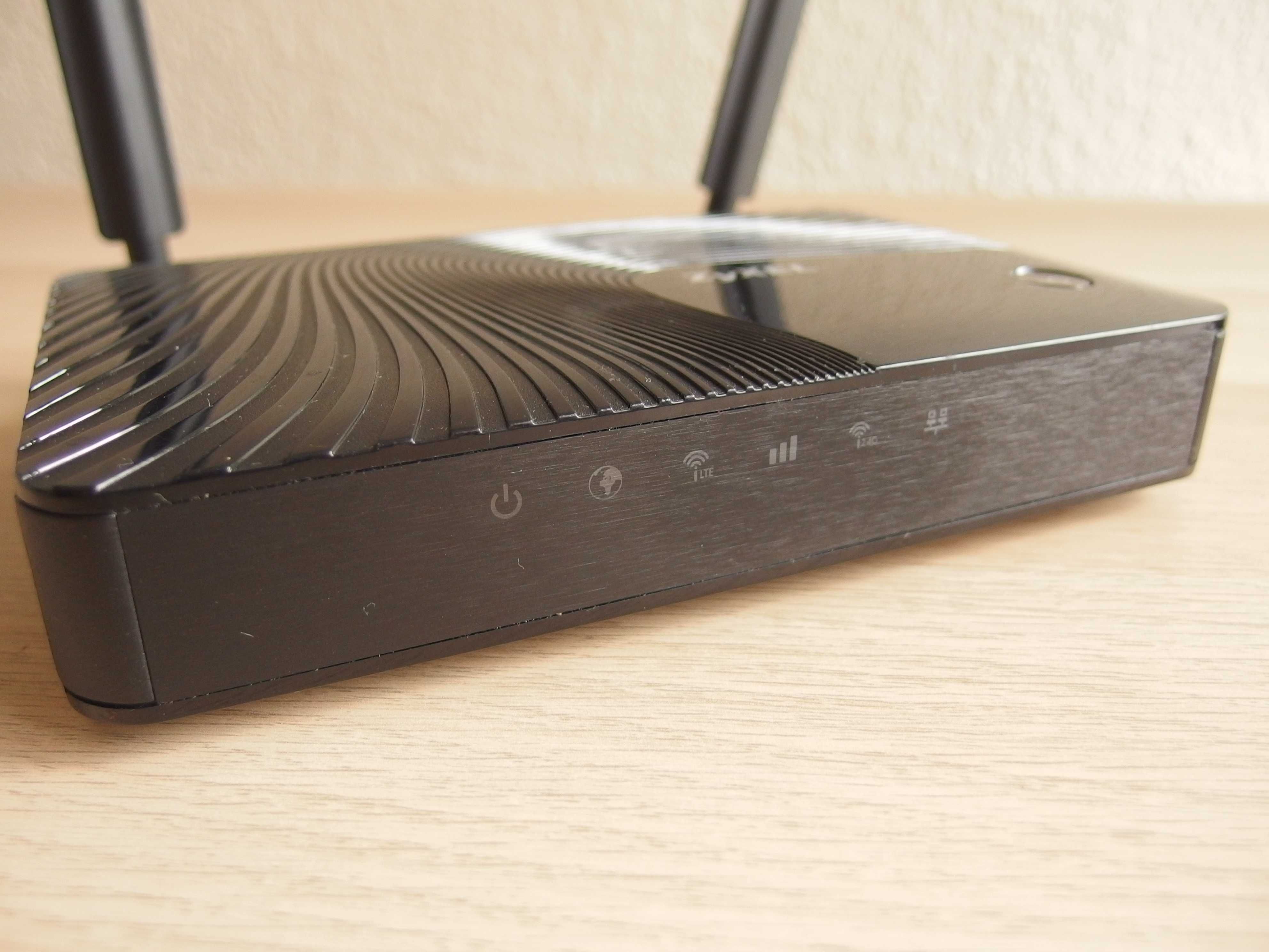 Zyxel LTE3301 Q222 3G 4G LTE SIM modem router Internet bezprzewodowy