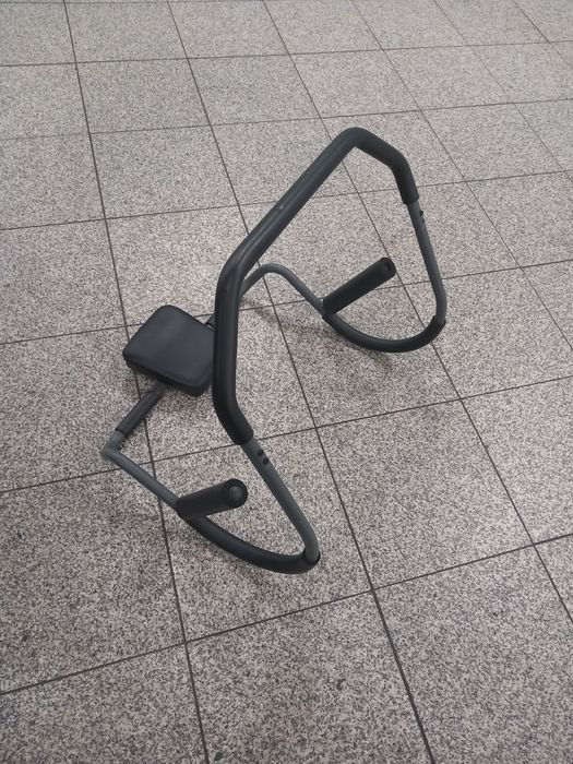 Тренажер для м'язів живота та спини