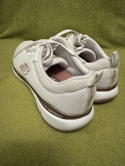 Кросівки жіночі Skechers