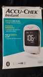 Продам глюкометр Accu-Chek instant
