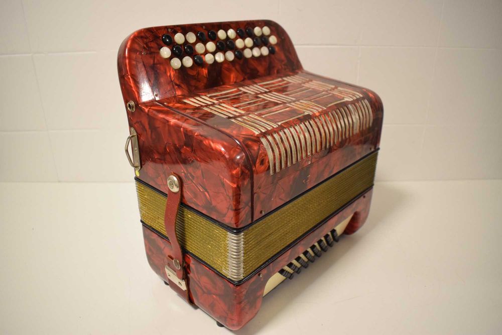 Acordeao Hohner Amati 2 Voz 48 Baixos, N 03