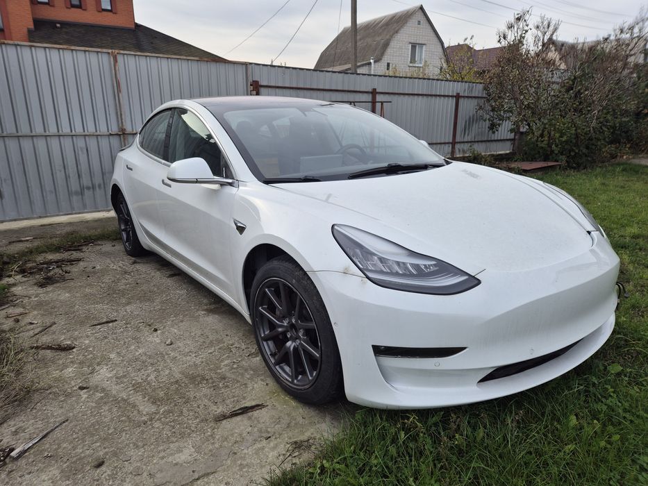 Продам тесла модел3
