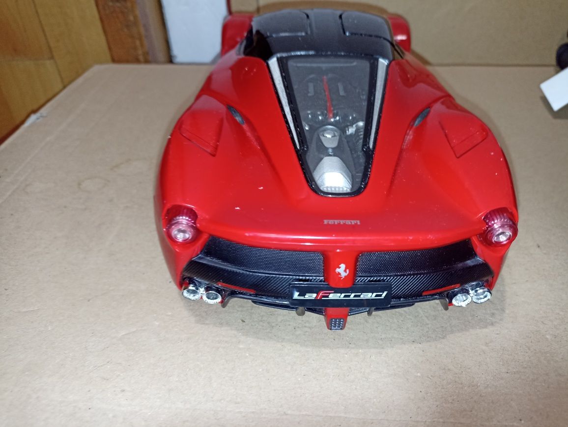 Duży model samochodu Ferrari LaFerrari skala 1:14